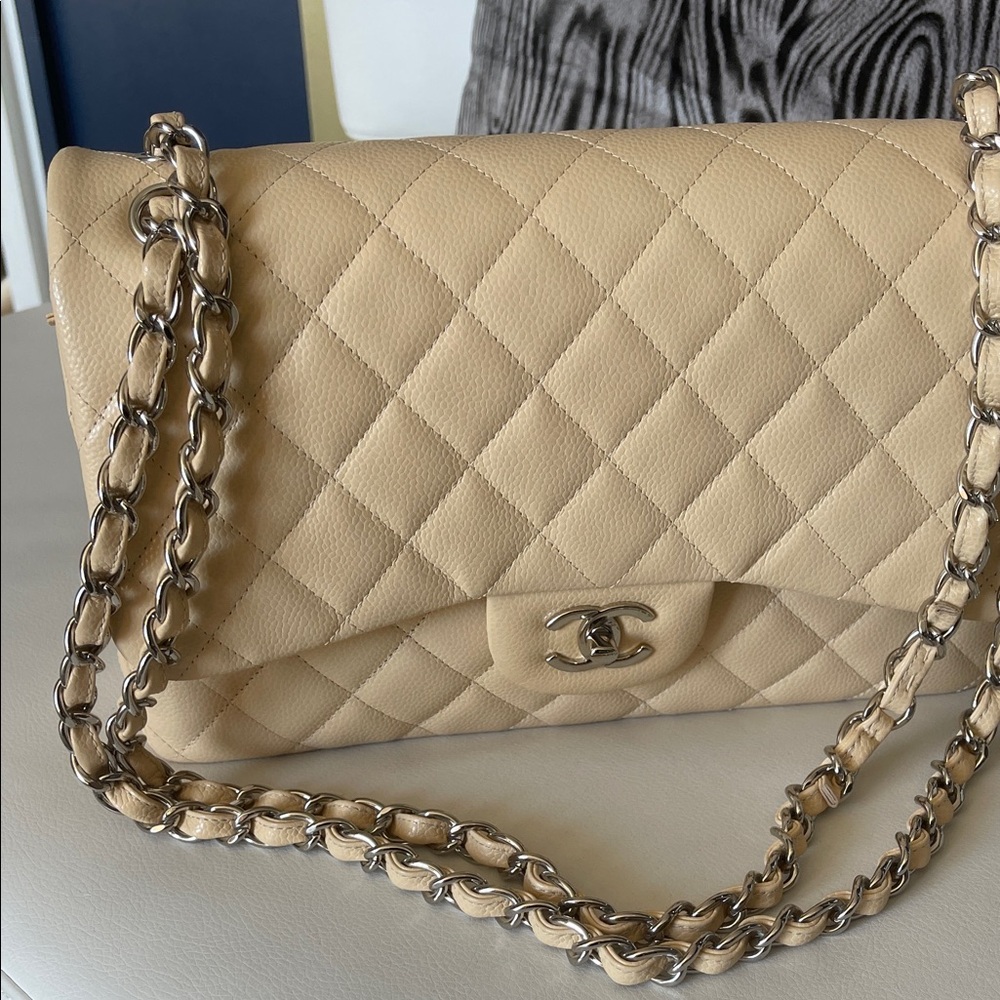 CHANEL Cream Quilted Shoulder Bag. New never used it